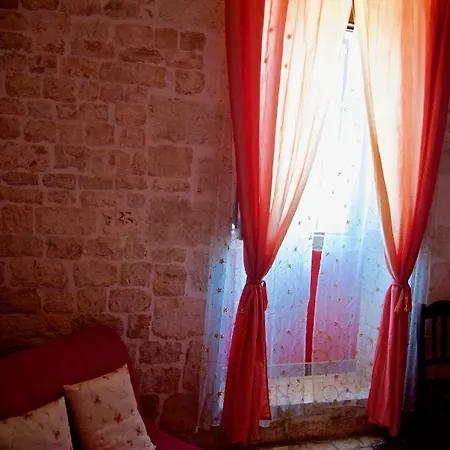 Donna Isabella Conversano